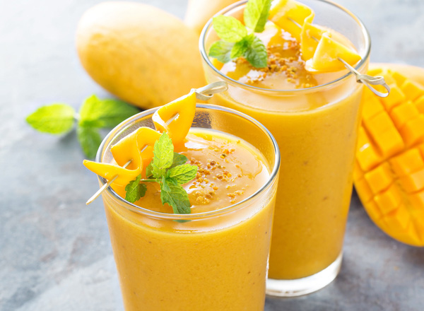 Receita de Smoothie de manga, maracujá, iogurte e chia é saudável e ...