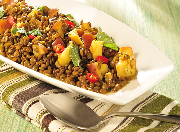 Receita comfort food: Ensopado de lentilha com curry e maçã