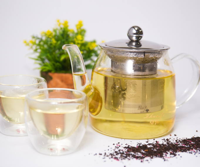 Doutora em Ciência de Alimentos lista benefícios do chá verde que você não sabia